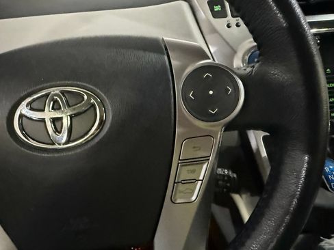 Used 2015 Toyota Prius V Five w/ Advanced Technology Package FWD image 15