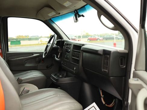 Used 2013 Chevrolet Express 2500 image 48