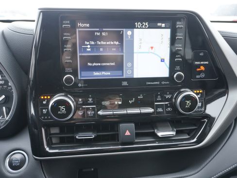 Used 2021 Toyota Highlander Limited image 15