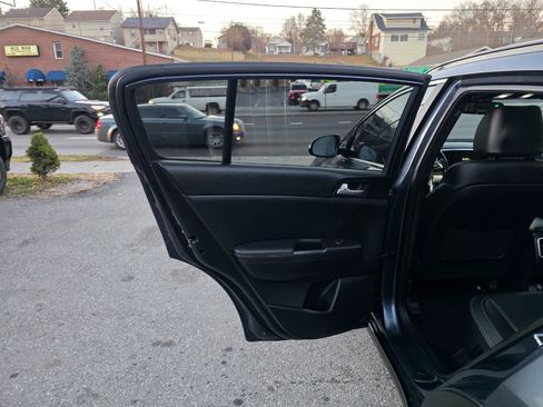 Used 2020 Kia Sportage S w/ S Sunroof Package image 12