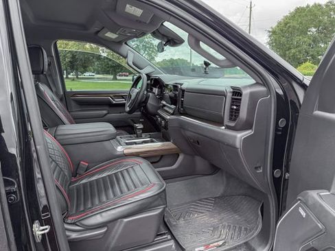 Used 2024 Chevrolet Silverado 1500 LT Trail Boss w/ Convenience Package II AWD/4WD image 18