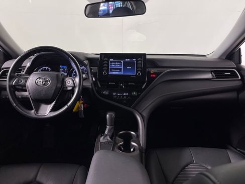 Used 2024 Toyota Camry SE image 15