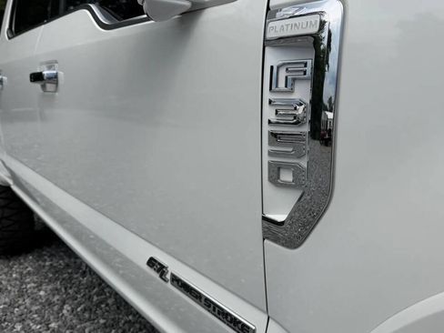 Used 2021 Ford F350 Platinum w/ Tremor Off-Road Package AWD/4WD image 17