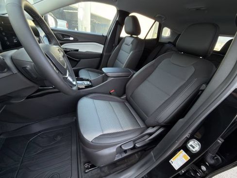 New 2026 Chevrolet Trax LT w/ Driver Confidence Package FWD image 18