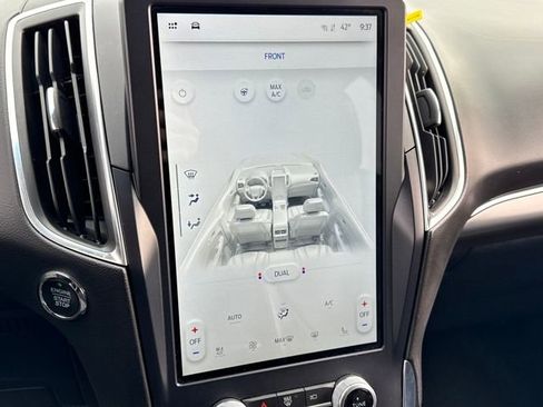 Used 2022 Ford Edge Titanium image 30