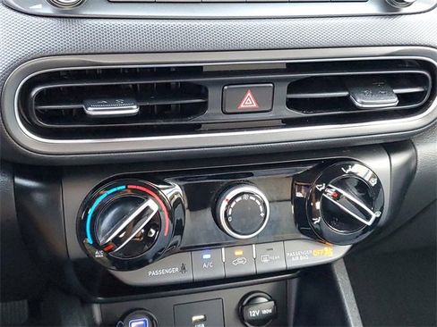 Used 2022 Hyundai Kona SEL image 29