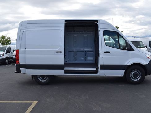Used 2024 Mercedes-Benz Sprinter 144 Cargo image 6