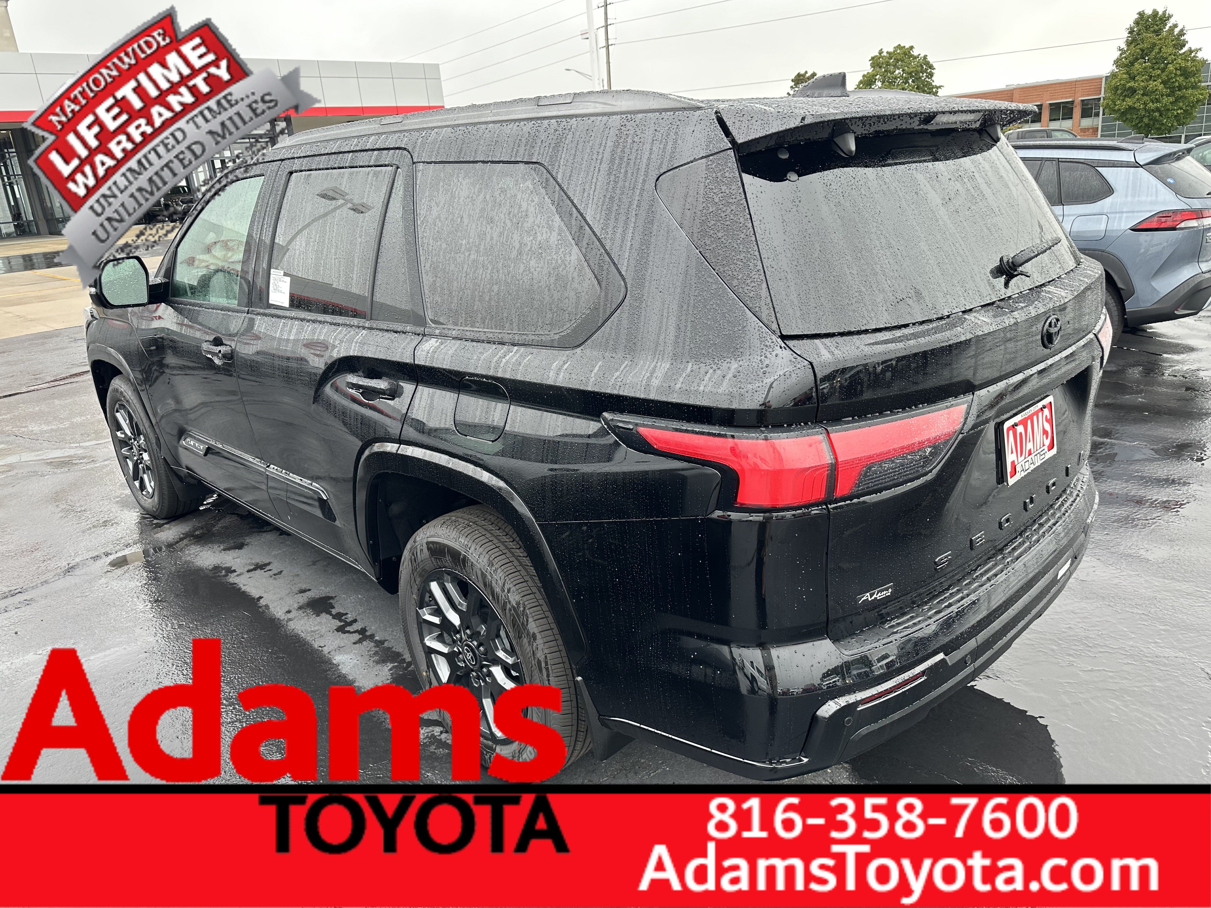 Used 2026 Toyota Sequoia Platinum AWD/4WD image 3