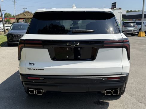 Used 2024 Chevrolet Traverse LS w/ Midnight/Sport Edition FWD image 9