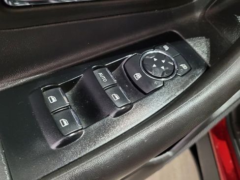 Used 2013 Ford Taurus SEL image 39