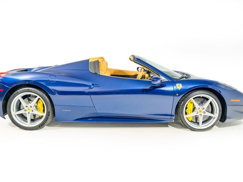 Used 2014 Ferrari 458 Spider image 20