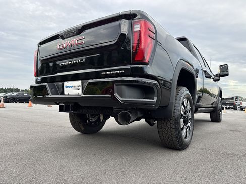 New 2025 GMC Sierra 2500 Denali w/ Denali Reserve Package image 10