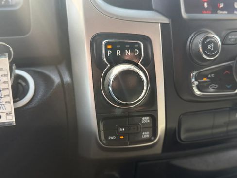 Used 2019 RAM 1500 Classic SLT w/ Luxury Group image 26