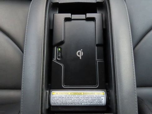 Used 2020 Toyota Highlander XLE image 23