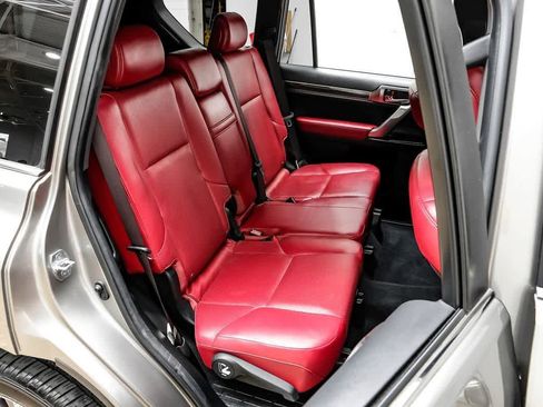 Used 2023 Lexus GX 460 Luxury w/ Accessory Package image 6