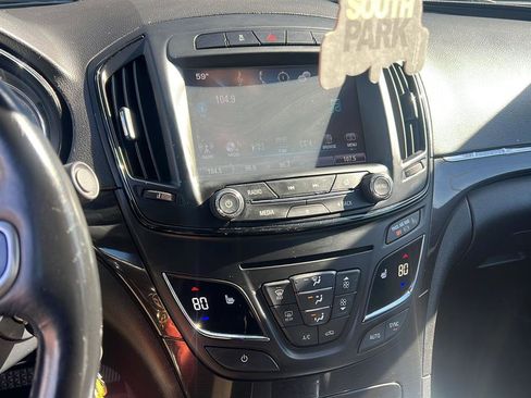 Used 2017 Buick Regal Sport Touring image 5