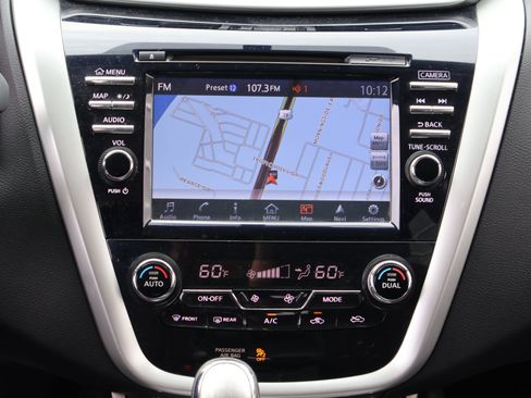 Used 2018 Nissan Murano SV FWD image 3