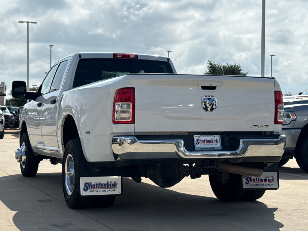 Used 2024 RAM 3500 Tradesman w/ Chrome Appearance Group AWD/4WD image 7