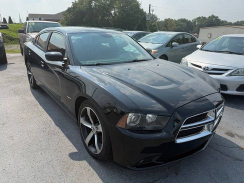 Used 2014 Dodge Charger R/T RWD image 2