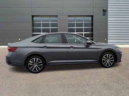 New 2026 Volkswagen Jetta SE FWD image 8