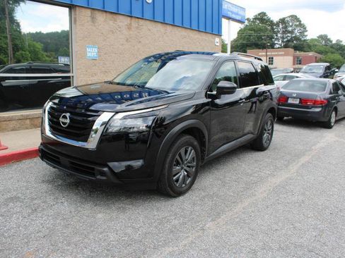 Used 2023 Nissan Pathfinder SV FWD image 2