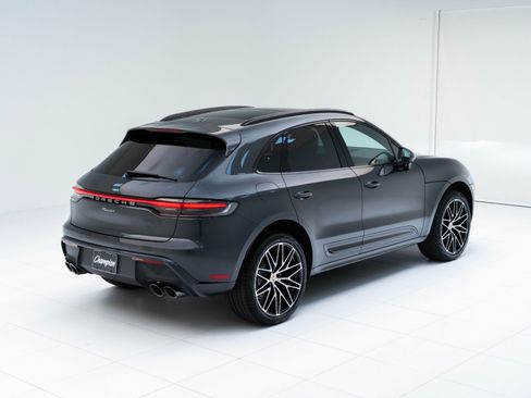 Used 2026 Porsche Macan AWD/4WD image 9