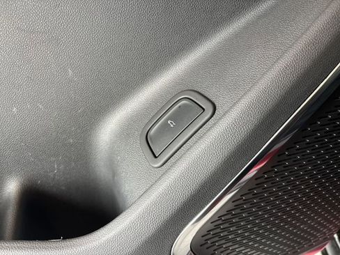 Certified 2024 Chevrolet Traverse RS image 28