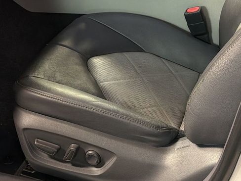 Used 2018 Toyota Camry XLE image 24