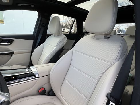 Used 2024 Mercedes-Benz GLC 300 300 image 16