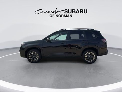 Used 2025 Subaru Forester Premium image 5