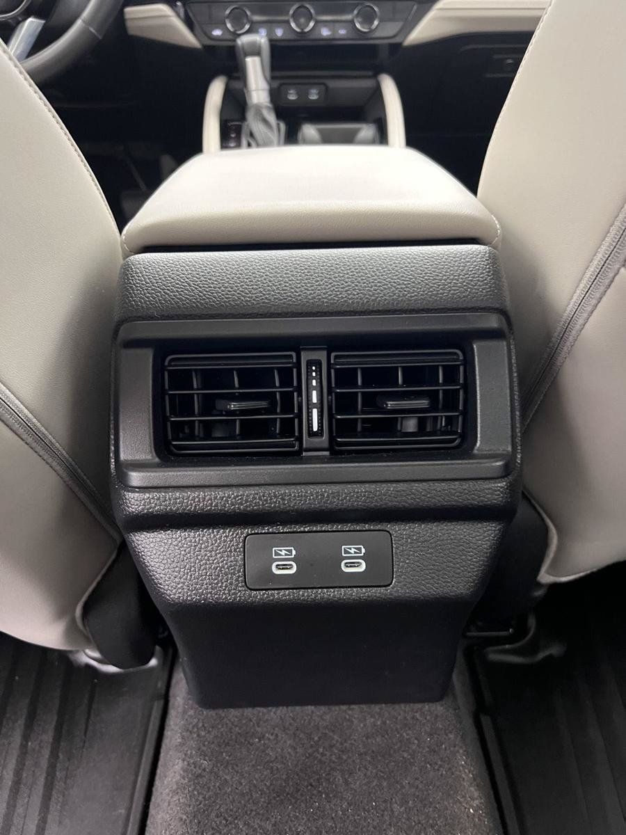Used 2024 Honda Accord Touring image 19