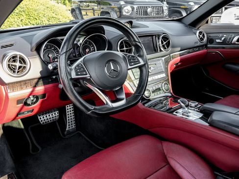Used 2018 Mercedes-Benz SL 550 image 12