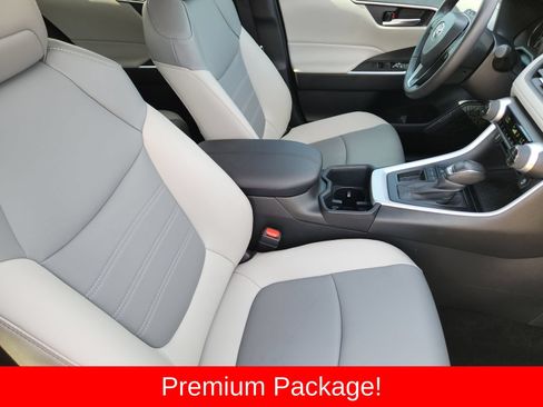 Used 2025 Toyota RAV4 XLE Premium FWD image 23