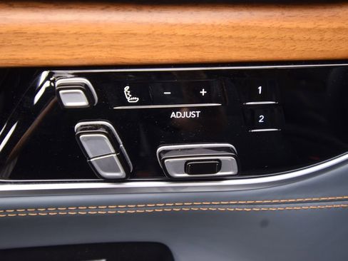 New 2024 Jeep Grand Wagoneer Series III AWD/4WD image 36