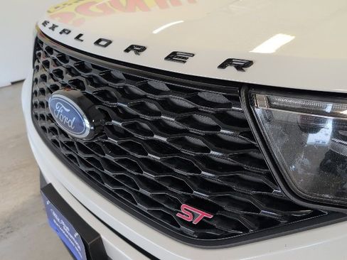 Used 2020 Ford Explorer ST w/ ST Street Pack image 9