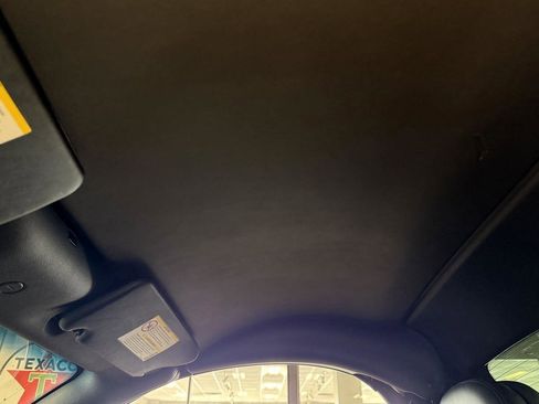 Used 2004 Chevrolet SSR w/ Preferred Equipment Group image 87