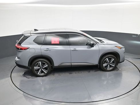 Used 2025 Nissan Rogue SL w/ SL Premium Package image 30