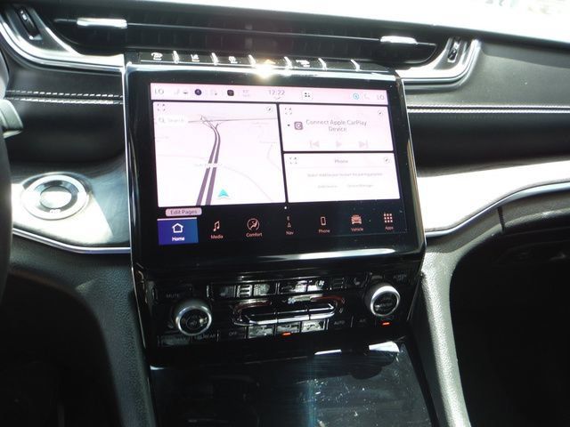 Certified 2023 Jeep Grand Cherokee Overland w/ Luxury Tech Group IV AWD/4WD image 27