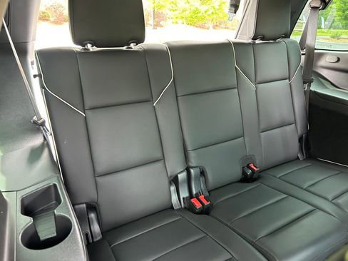 Used 2021 Cadillac Escalade Premium Luxury RWD image 46