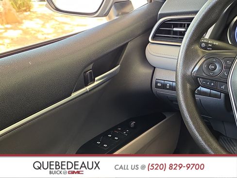 Used 2020 Toyota Camry LE FWD image 19