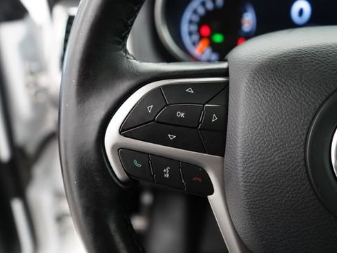 Used 2020 Jeep Grand Cherokee Altitude image 17