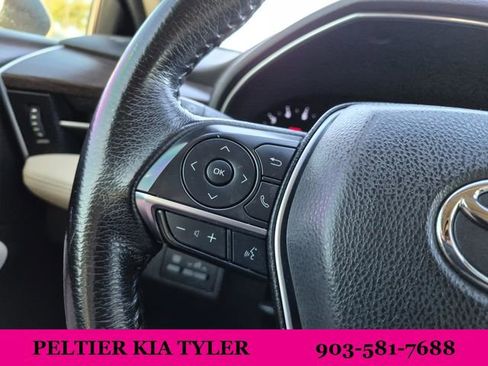 Used 2019 Toyota Avalon XLE w/ Moonroof Package image 30