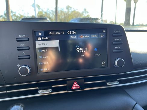 Used 2023 Hyundai Elantra SEL image 24