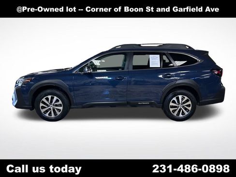 Used 2024 Subaru Outback Premium AWD/4WD image 2
