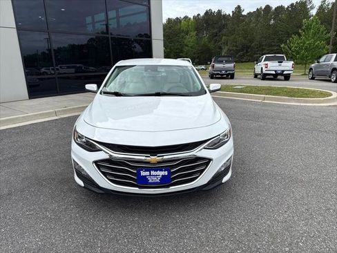 Used 2024 Chevrolet Malibu LT FWD image 2