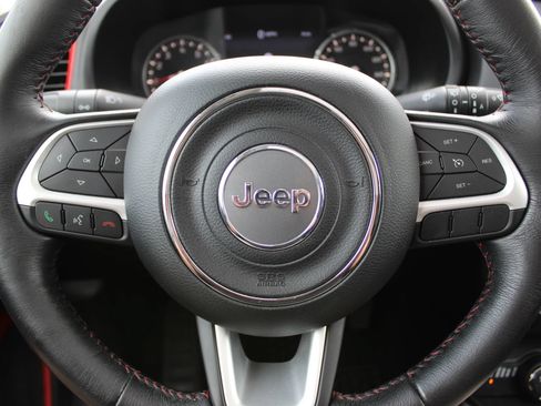 Used 2018 Jeep Renegade Trailhawk AWD/4WD image 14
