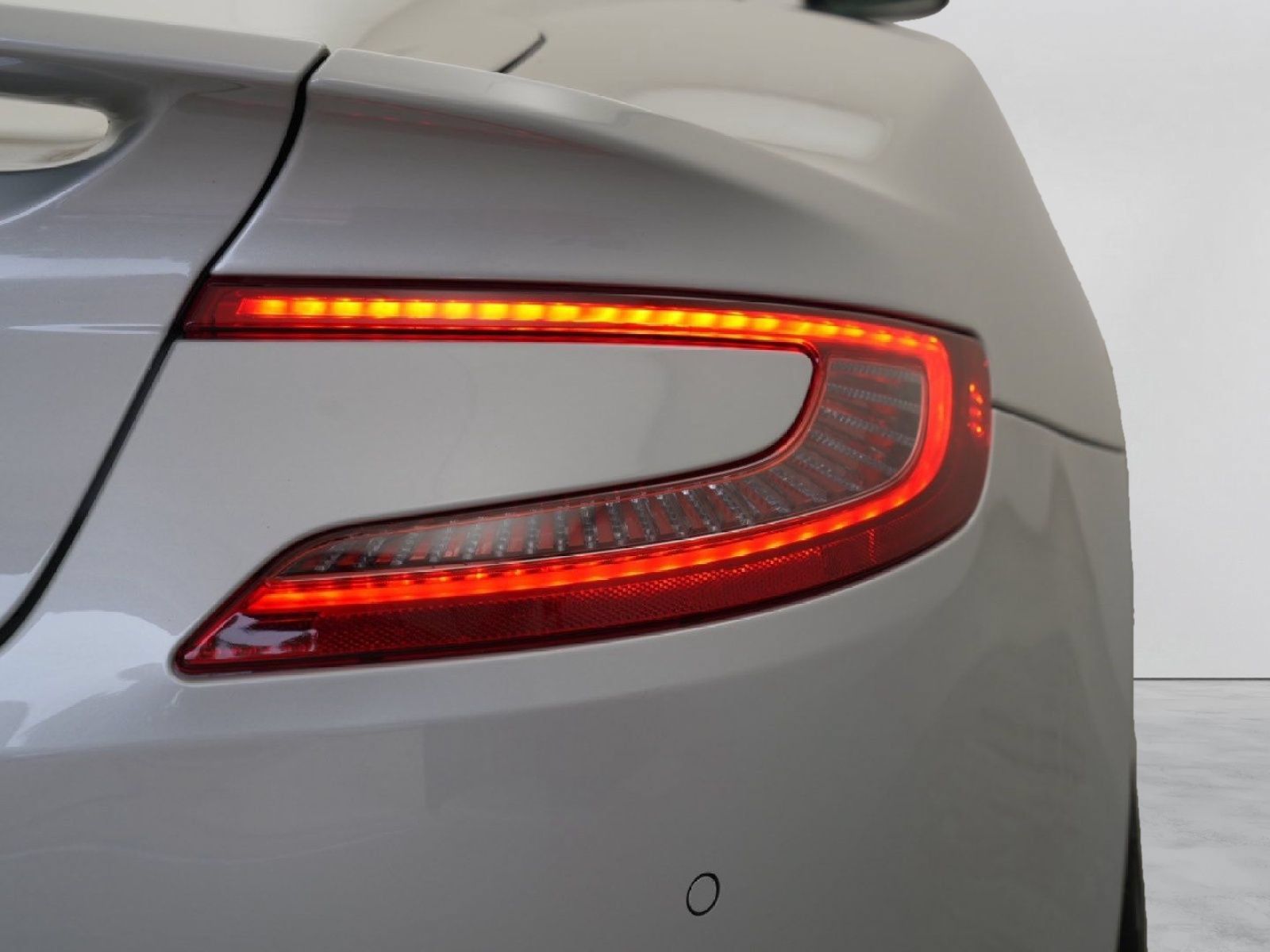 Used 2016 Aston Martin Vanquish Coupe RWD image 55