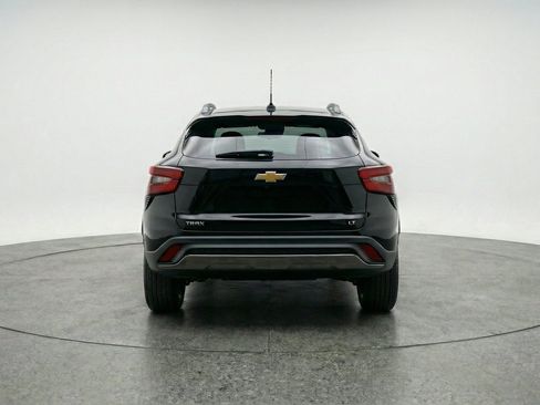 Used 2025 Chevrolet Trax LT w/ LT Convenience Package FWD image 7