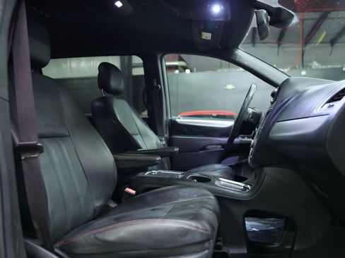 Used 2019 Dodge Grand Caravan GT image 23