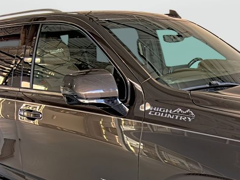 Used 2021 Chevrolet Tahoe High Country w/ Premium Package image 17